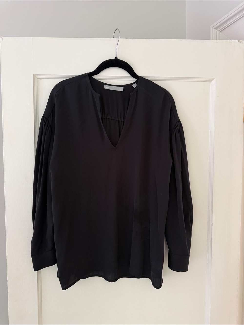 Vince Black silk V-Neck Blouse xs
